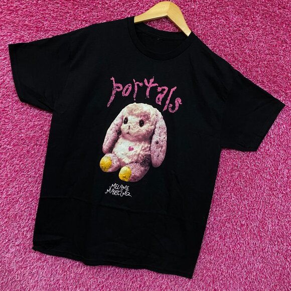 Melanie Martinez Bunny Tshirt size large - Picture 3 of 4